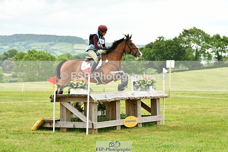 250524A-154341-14253 - C-233-Abbie.Burbidge-FEELING.FANTASTIC