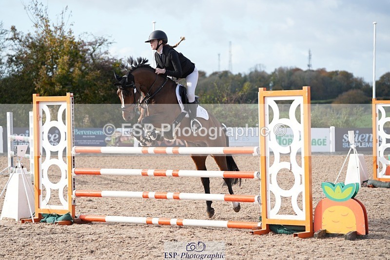 251025-141522-00606 - Cls 13 Pony Foxhunter and 1.10m