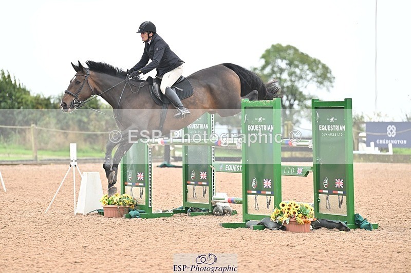 251003-132218-01097 - Cls 3 Foxhunter and 1.20m
