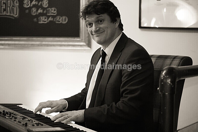 NKC-63 - Denny Illet and chums plays tribute to Nat King Cole