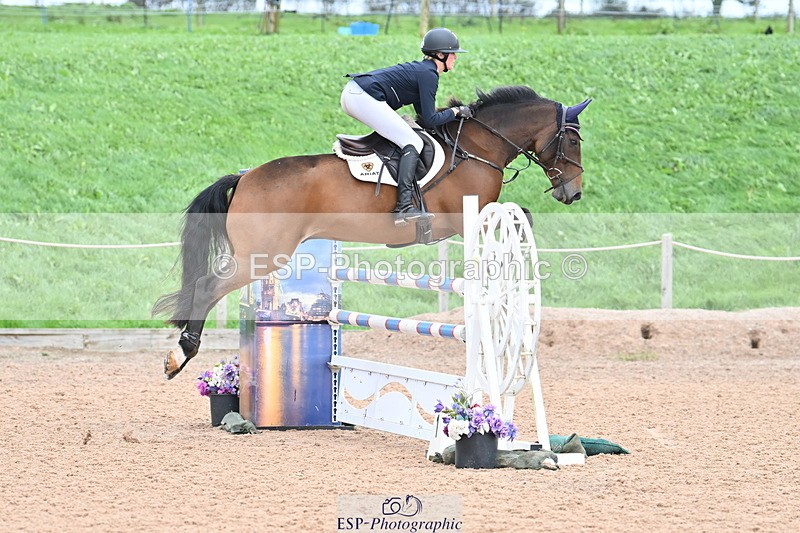 231013A-142120-02661 - Cls 9 Foxhunter & 1.20m Open