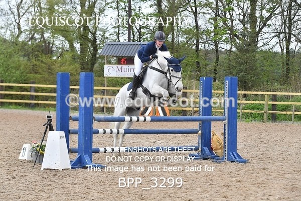 BPP_3299 - CLASS 14 SUN Senior BritiNovice/ 90cm Open