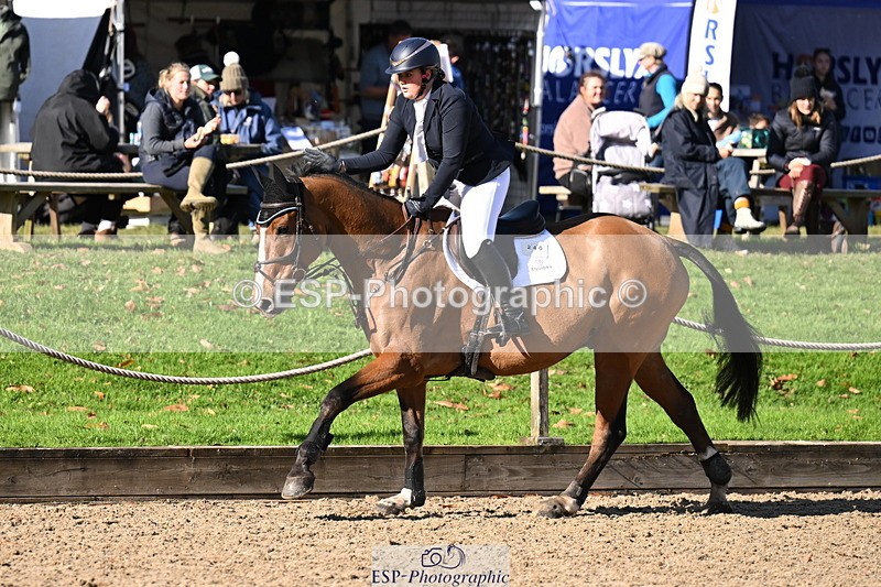 251024A-125316-10505 - C-240-Issy.Hollidge