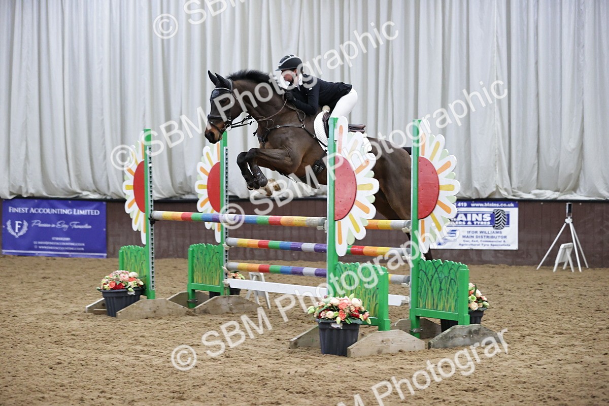 SBM_001512 - Class 4 - Senior Newcomers/ 1.10m Open
