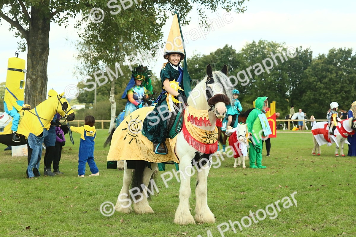SBM_63672 - S35 - Fancy Dress Showing
