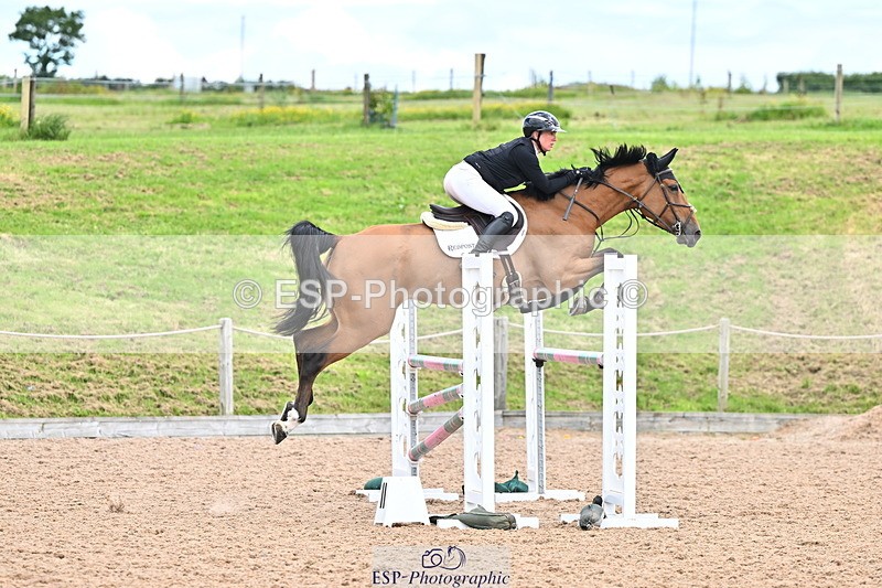 240608A-123616-02324 - Cls 4 Snr Newcomers and 1.10m Open