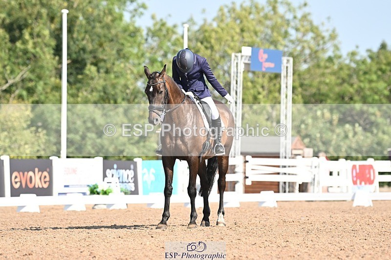 250816-100434-03047 - 096-Louisa.ChattingFirst.Mohican.II