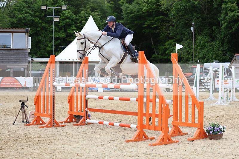 3E7A9720 - Class 9: Senior Foxhunter/1.20 open