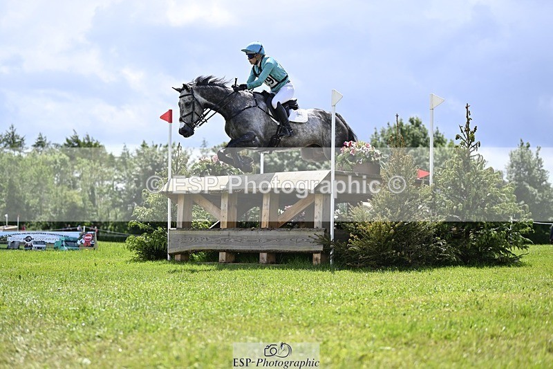 240526-121857-21745 - 529-SBH_BIG_WALL-Izzy_Taylor