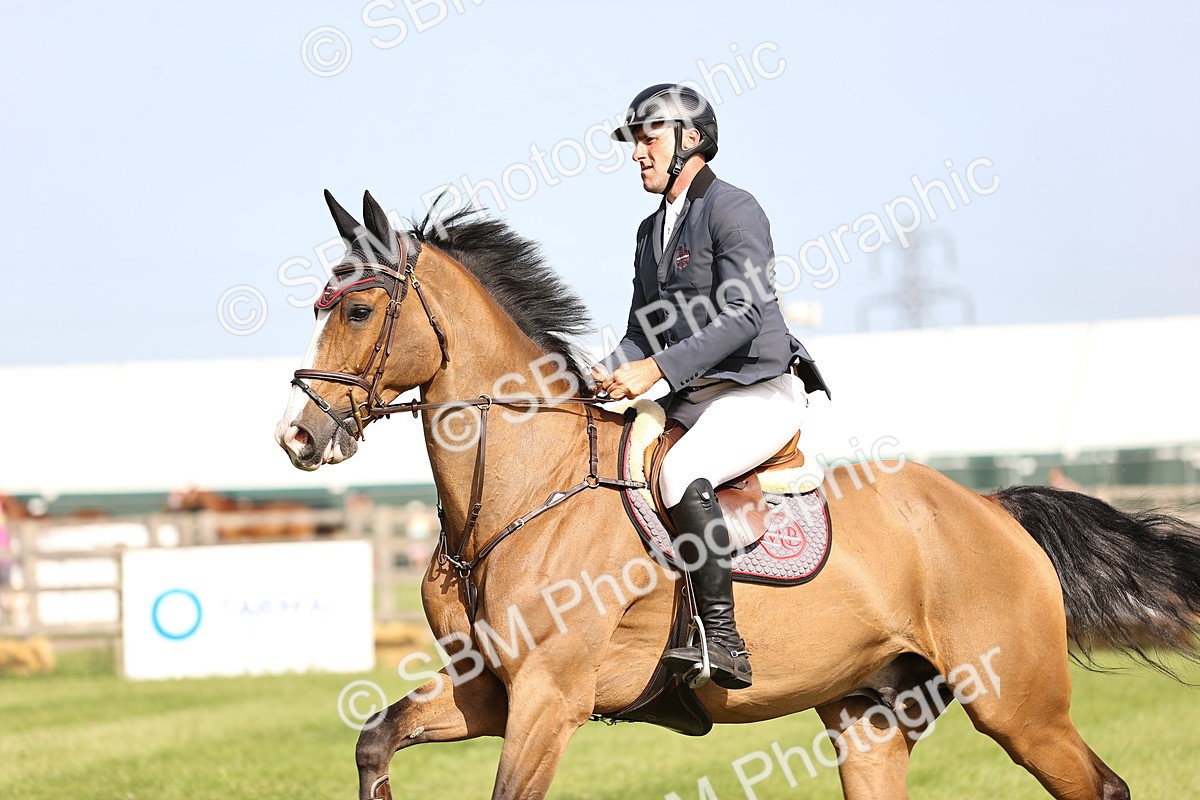 SBM_01387 - Class 200 - Martin Grant Homes Welcome Stakes 1.25m Open