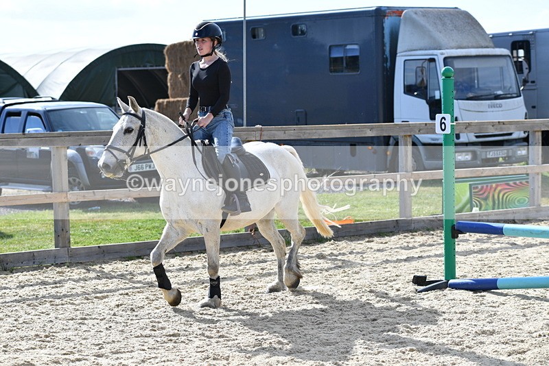 WJ5_5816 - Poles off the floor