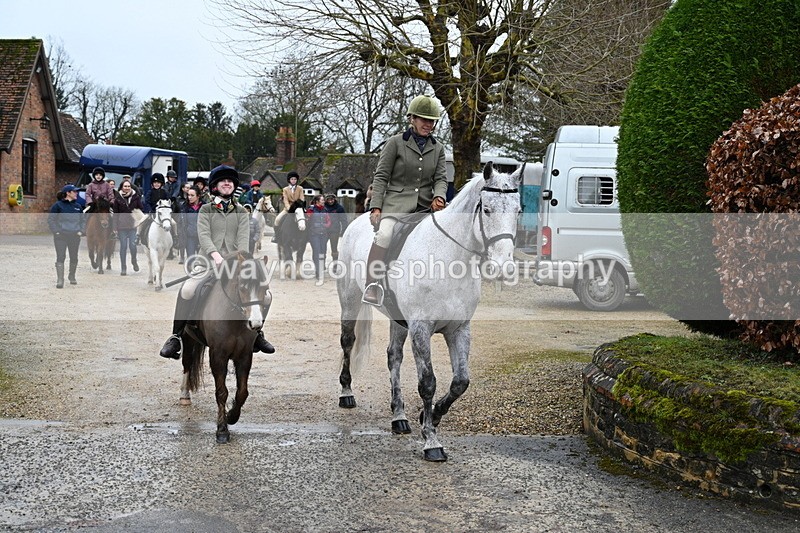 WJ7_9288 - Walk out..