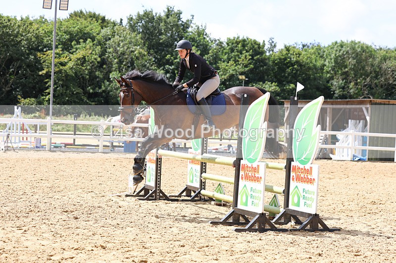 3E7A0217 - Class 9: Senior British Novice/90cm open