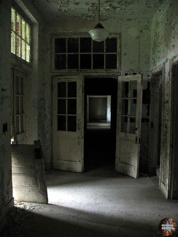  - Athina State Hospital Tuberculosis Ward*