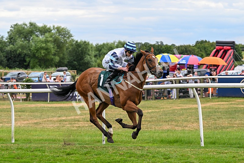 220726-Race 5-Explode-0022 - Race 5 16.12pm Sky Bet Go-Racing-In-Yorkshire Summer Festival Handicap