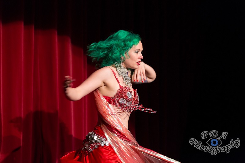 32 Bruise Violet, Burlesque