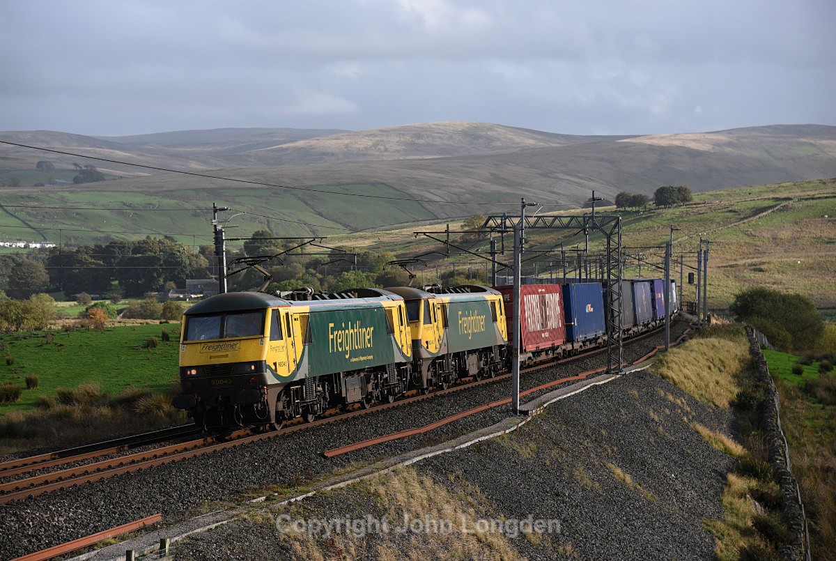 JL - 29.9.17 90043 & 90045 4S44 Daventry - Coatbridge, Greenholme - West Coast Main Line (north to south)