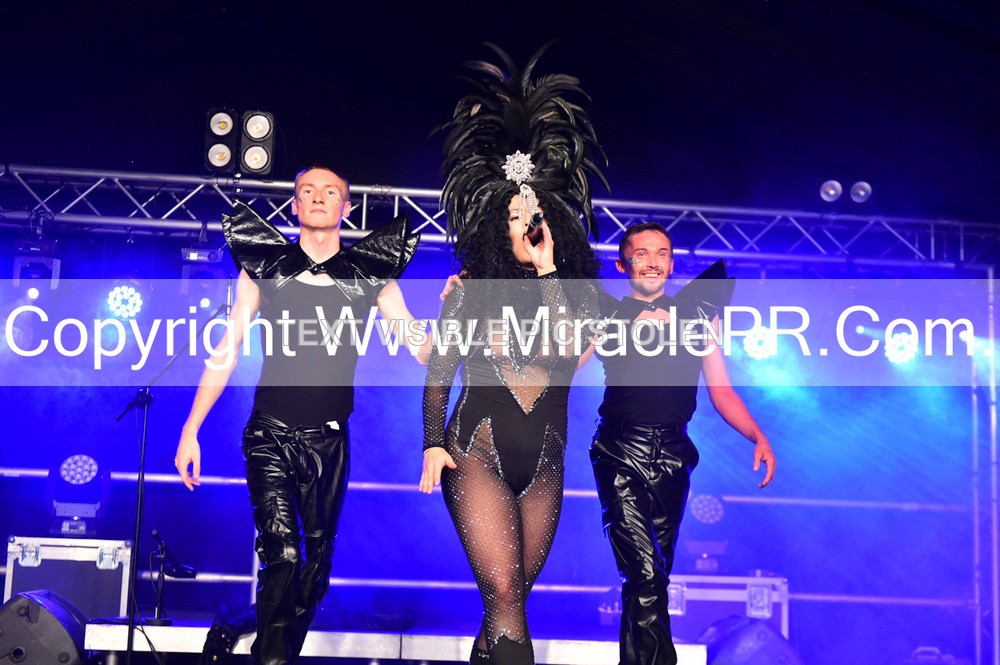 SH4_6957 - The Cher Experience