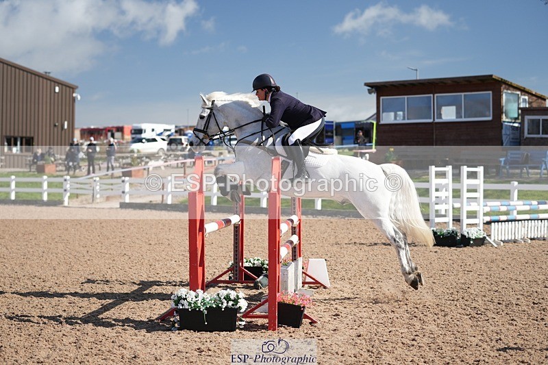 250329-103314-03664 - Cls 20 British Novice and 90cm