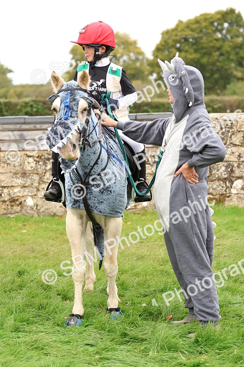 SBM_61675 - S37a - Fancy Dress Showing