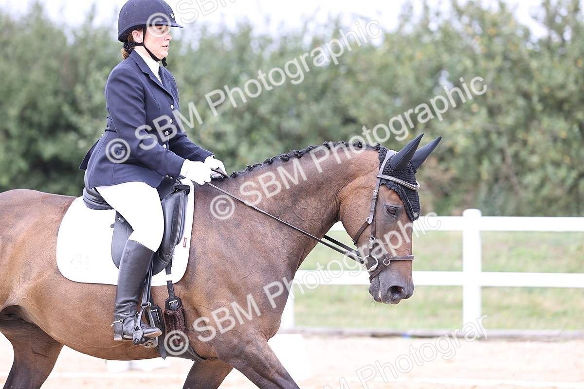 SBM_017472 - Class 14 - Novice 23 - 13.52-14.55