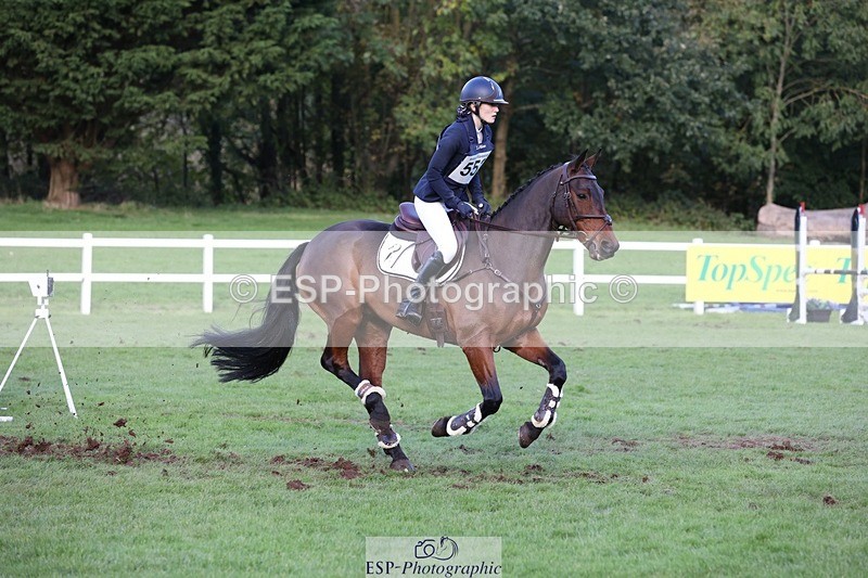 231022-160622-30106 - 552-MONBEG.BY.MAGIC-Xanthe.Baylis-TrotUp+SJ