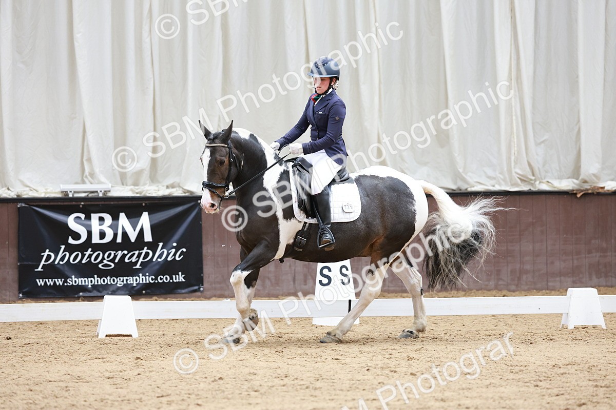 SBM_009823 - Class 6b - Novice 6 - 12.40-13.43