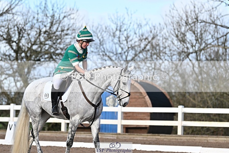 241214-111940-01373 - 105-Janine.Paterson-Machas.Grey