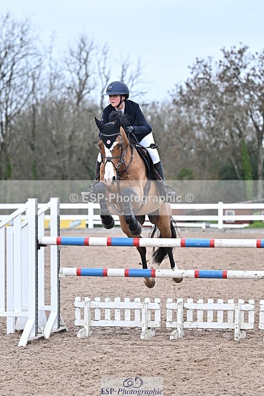 251126-135238-00646 - Cls 5 Foxhunter and 1.20m