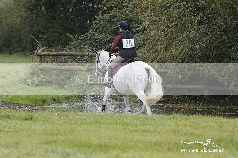 WWHT 171021 0654 - Novice Restricted (0.80m)  17/10/21
