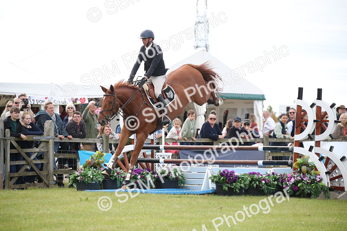 SBM_17466 - Class 208 - Senior Foxhunter 1.20m Open