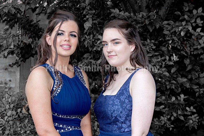 7SKJ0360 - Katie Doyle and friends Pre Prom