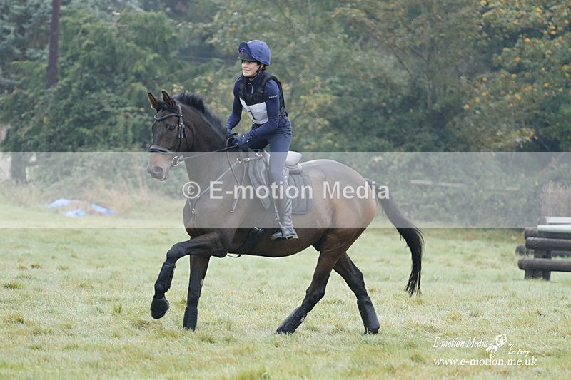 WWHT 171021 0259 - Novice Restricted (0.80m)  17/10/21