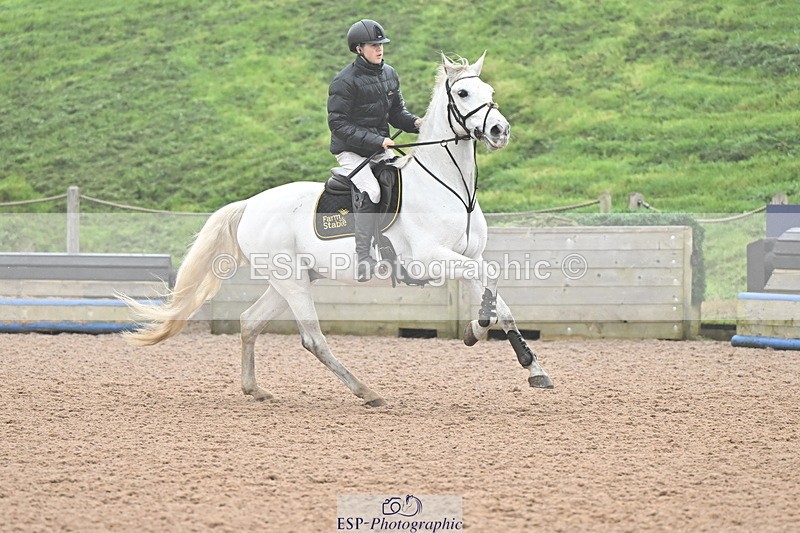 241103A-111516-06949 - SUN Cls 18 British Novice and 90cm Open