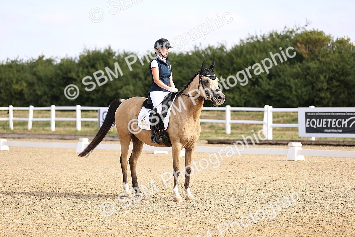 SBM_008553 - Novice 5 - 08.30-9.33