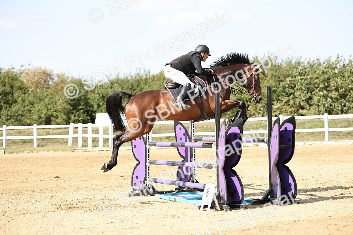 SBM_005175 - Class 6 = Senior Newcomers - 1.10m Open