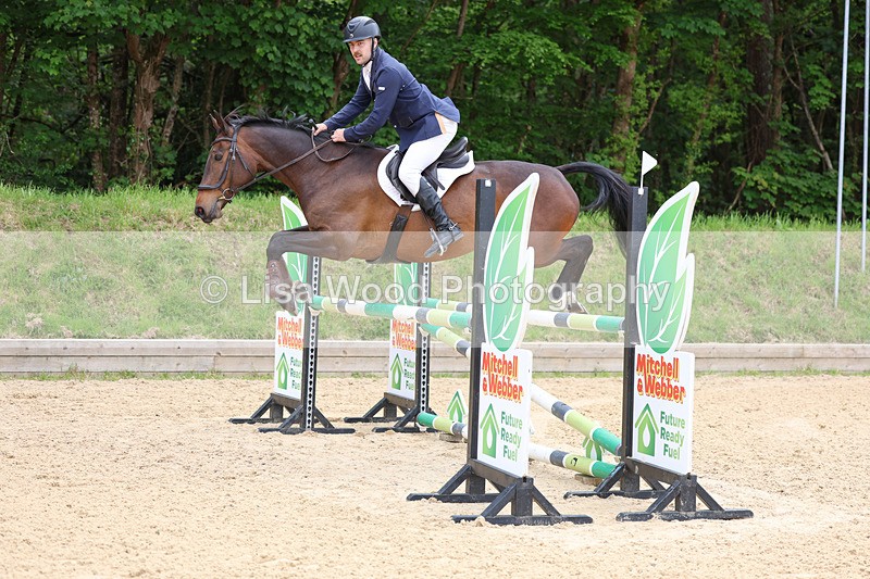 3E7A9450 - Class 8: Senior Newcomers/1.10m open