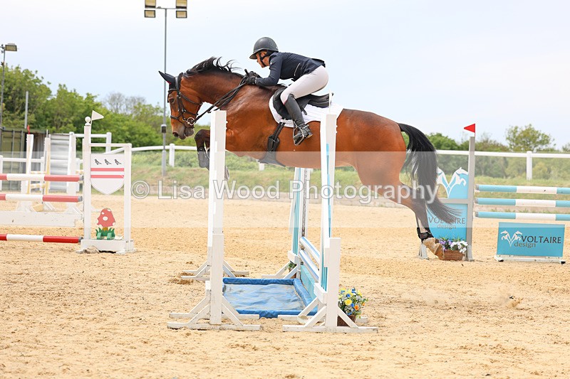 3E7A9428 - Class 8: Senior Newcomers/1.10m open