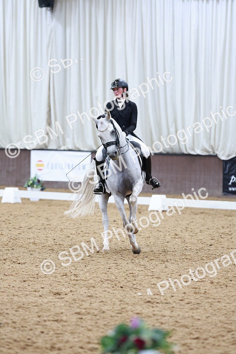 SBM_020943 - Class 13 - FEI INT I - 16.26-17.14