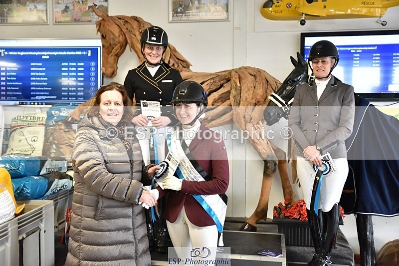 250215-153752-04494 - Medium Gold Presentations