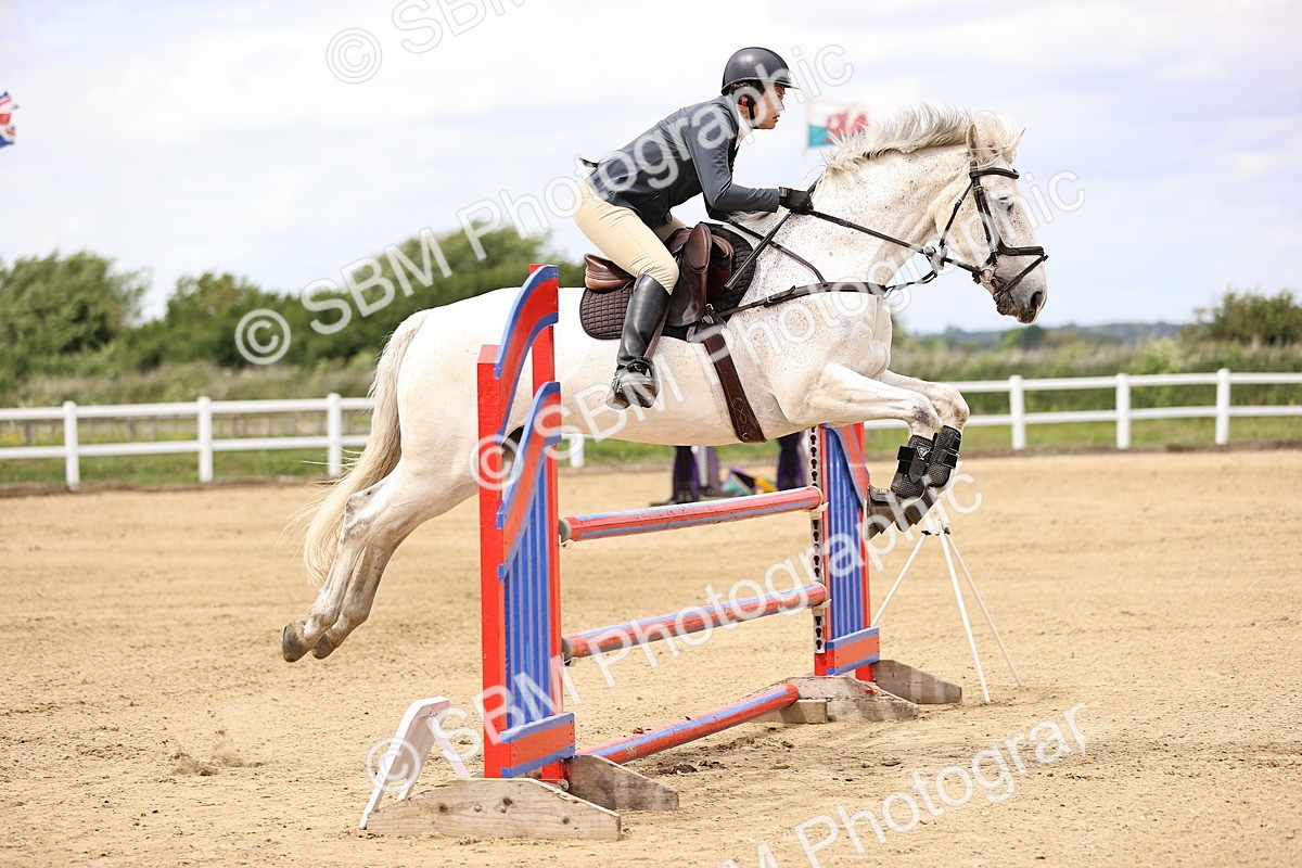 SBM_000383 - Class 4 - 1m showjumping