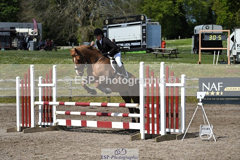 230512-104420-00585 - Cls 10 Snr 85cm Schooling