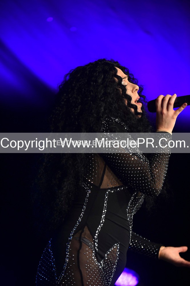 SH4_6037 - The Cher Experience