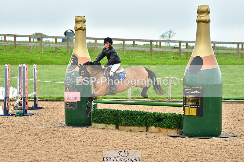 230513A-090404-00012 - Cls 11 Stepping Stones 128+138cm