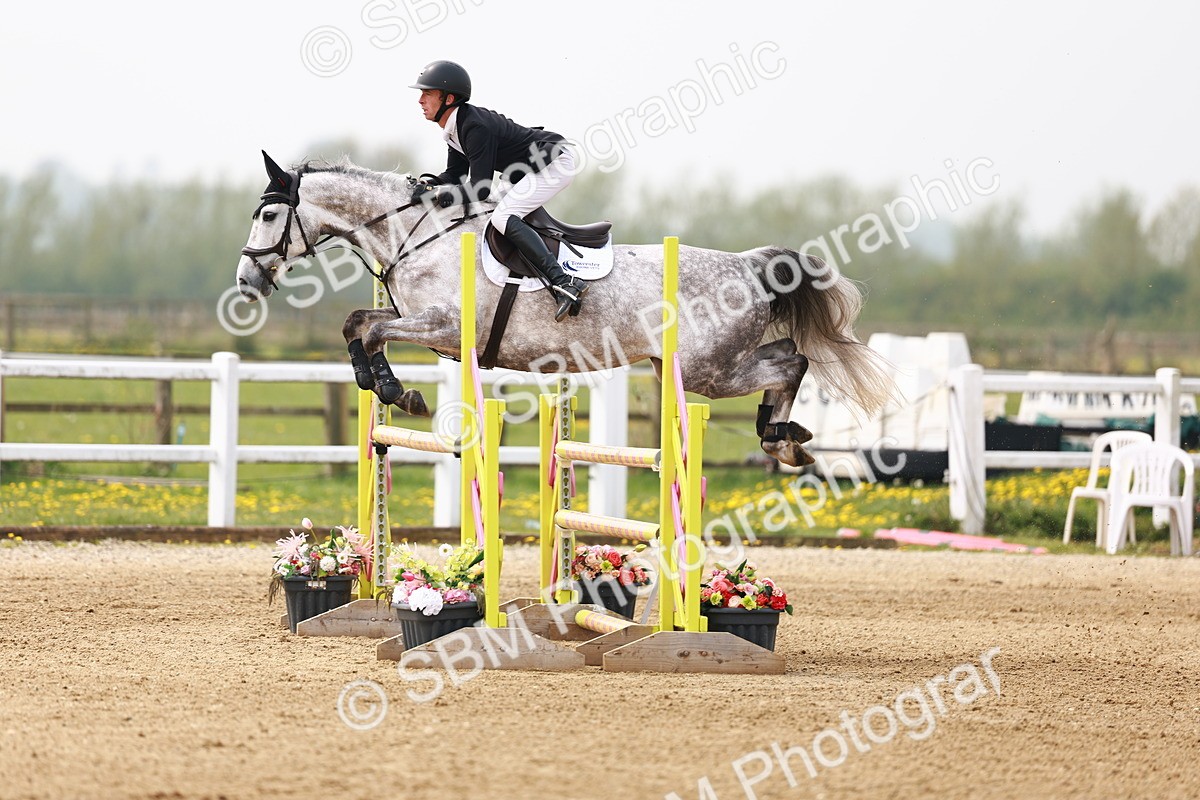  - Class 17 - Senior 1.05m