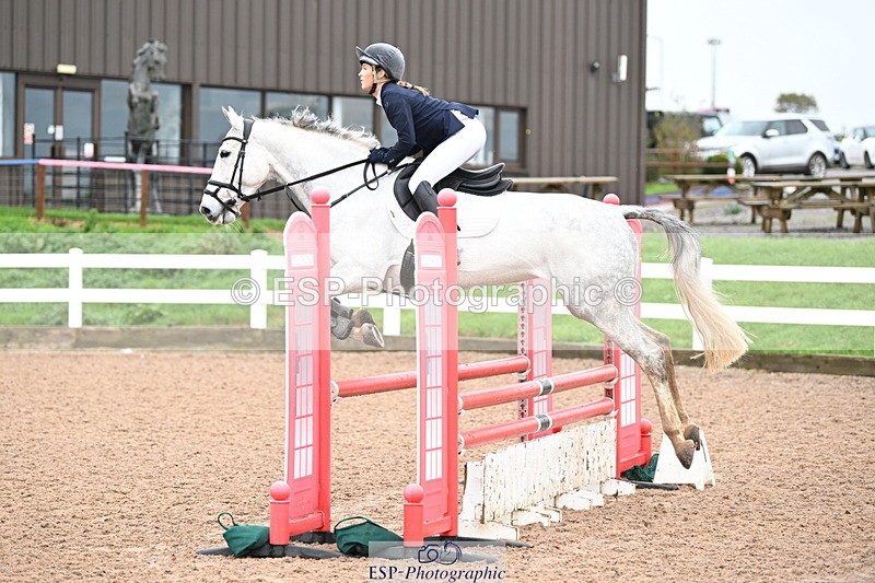 241023A-112325-00531 - Cls 1 British Novice and 90cm Open