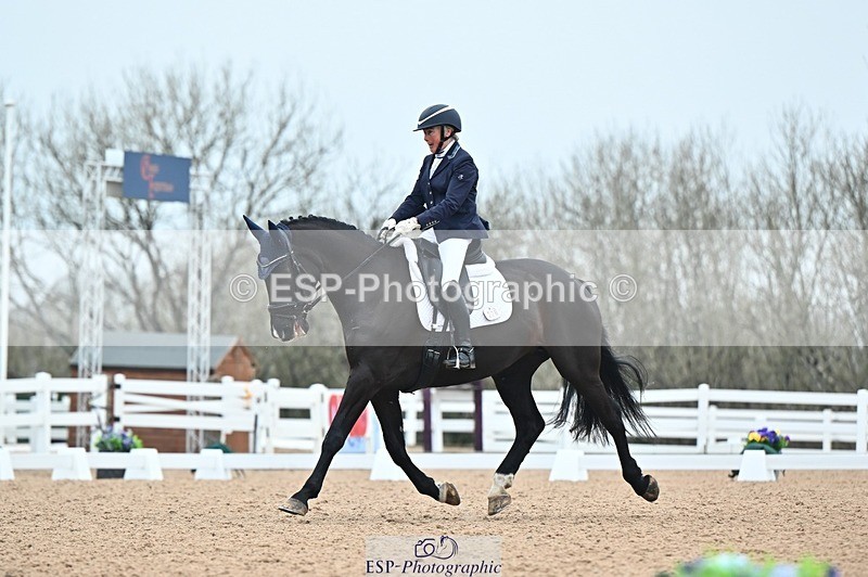 250214-094838-00689 - 228-Louise.Hutchinson-Shovern.Noire