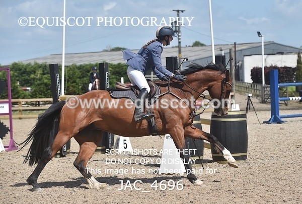 JAC_4696 - CLASS 7 Senior Foxhunter/ 1.20m Open