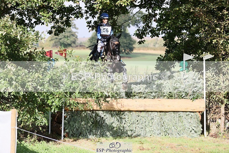 231020-110016-06697 - 056-WILLOW.BDA-Lisa.Maynard-XC