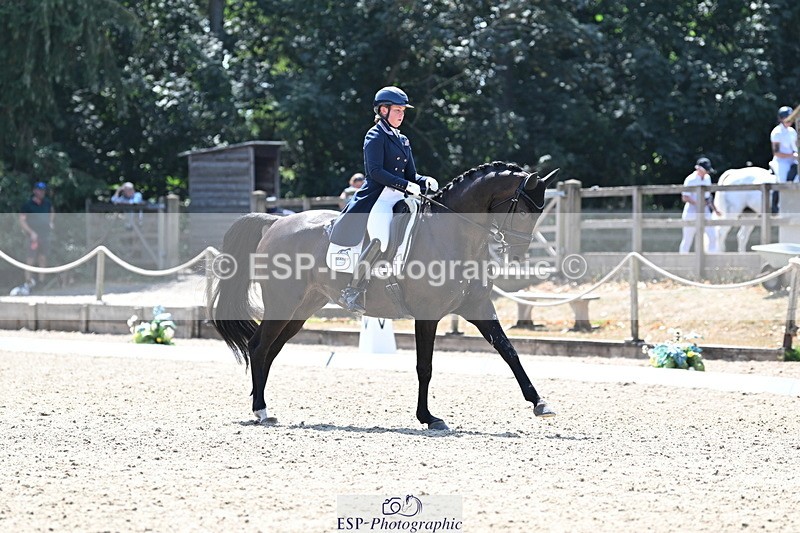 250810A-140207-07221 - 070-Abbie.NewburySeagry.Firstamour